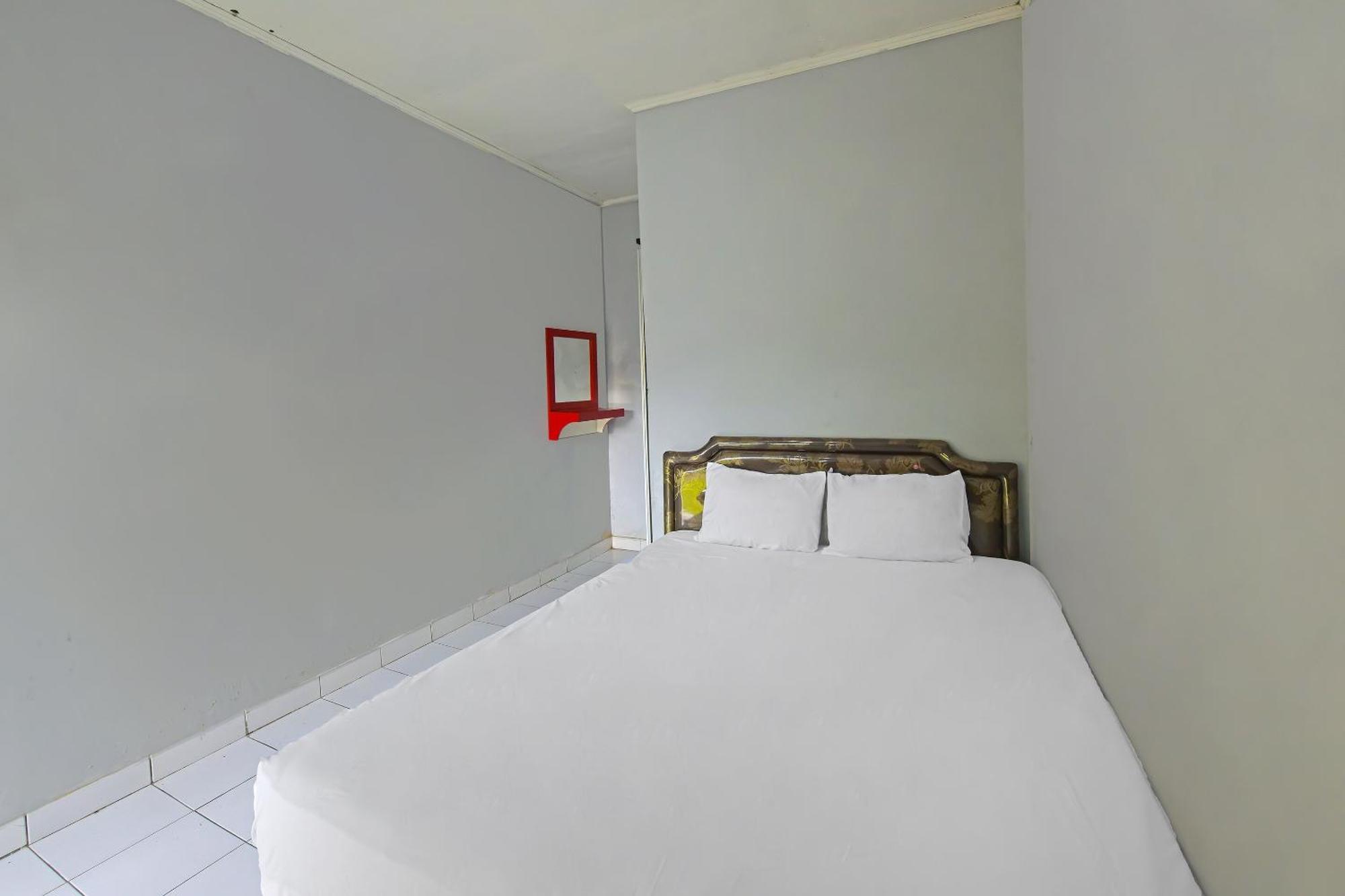 Spot On 91905 Hotel Cipto Arum Cilacap Exterior foto